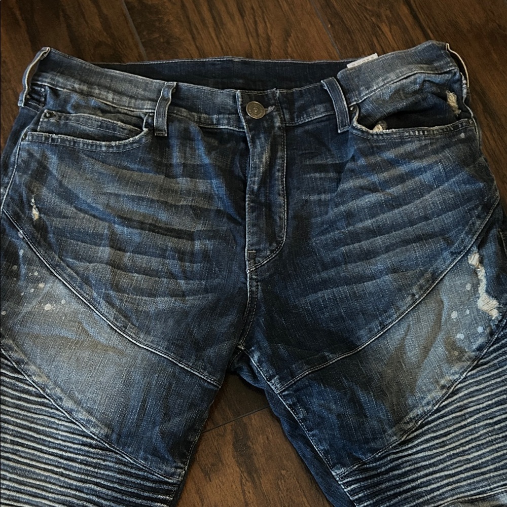 True Religion Men's Distressed Denim Shorts - Picture 2 of 6